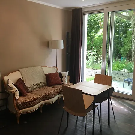 With Private Garden & Free Parking Apartment *