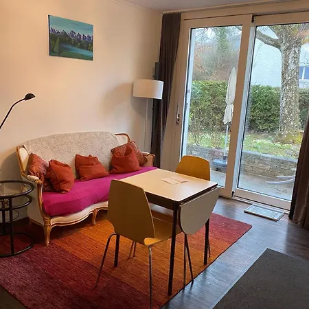 Apartment With Private Garden & Free Parking