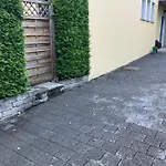 Apartman Private With Garden & Free Parking *