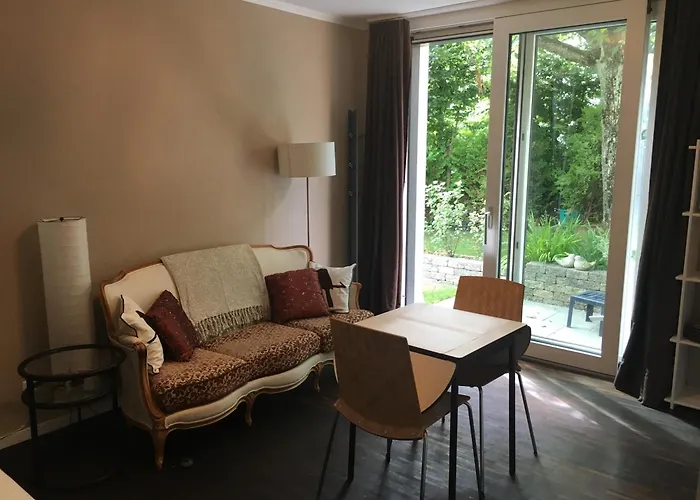 Private With Garden & Free Parking דירה *