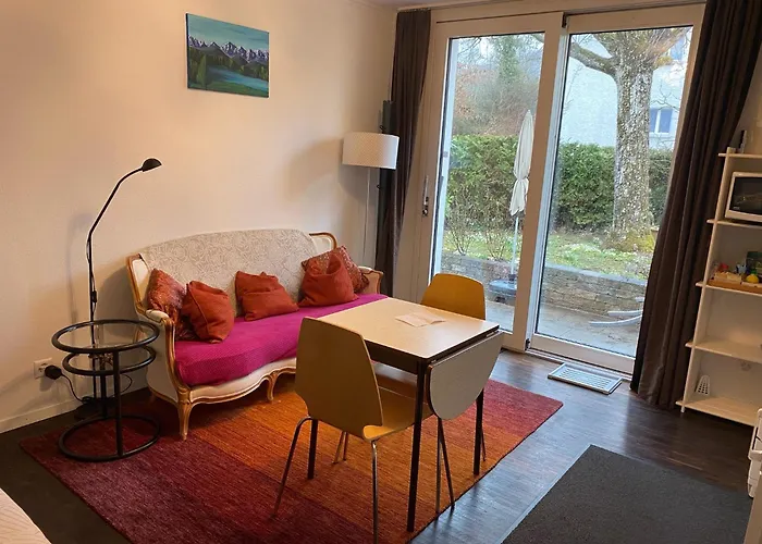Apartment Private With Garden & Free Parking
